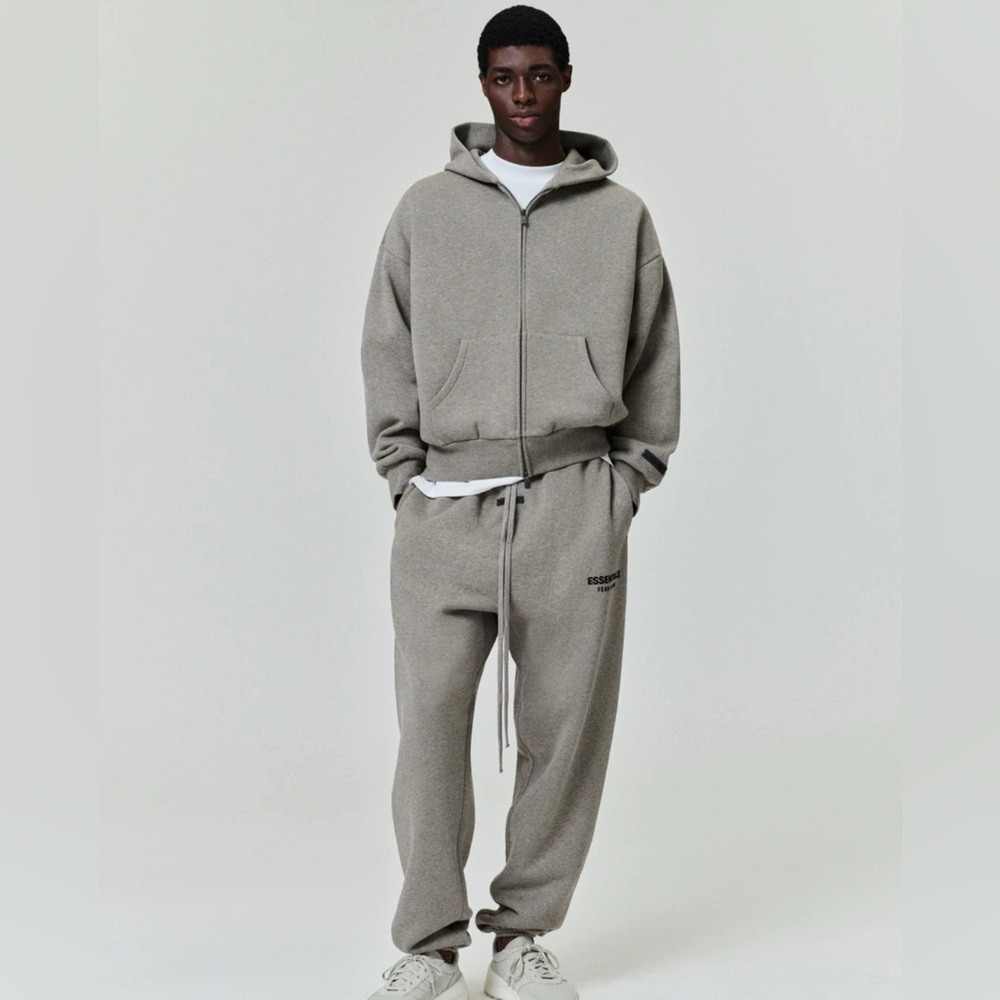 Essentials Fear of God Sweatpants in Dark Oatmeal Size Small NWT